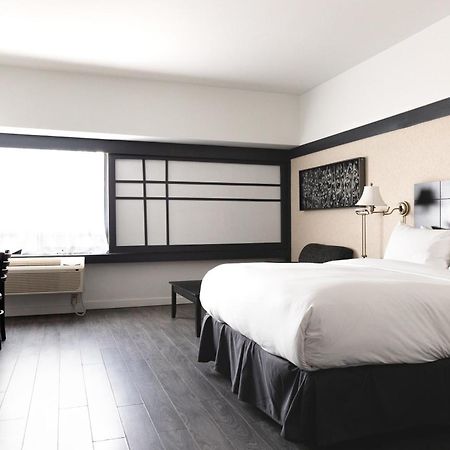 Hotel Ruby Foo'S Montreal Bagian luar foto