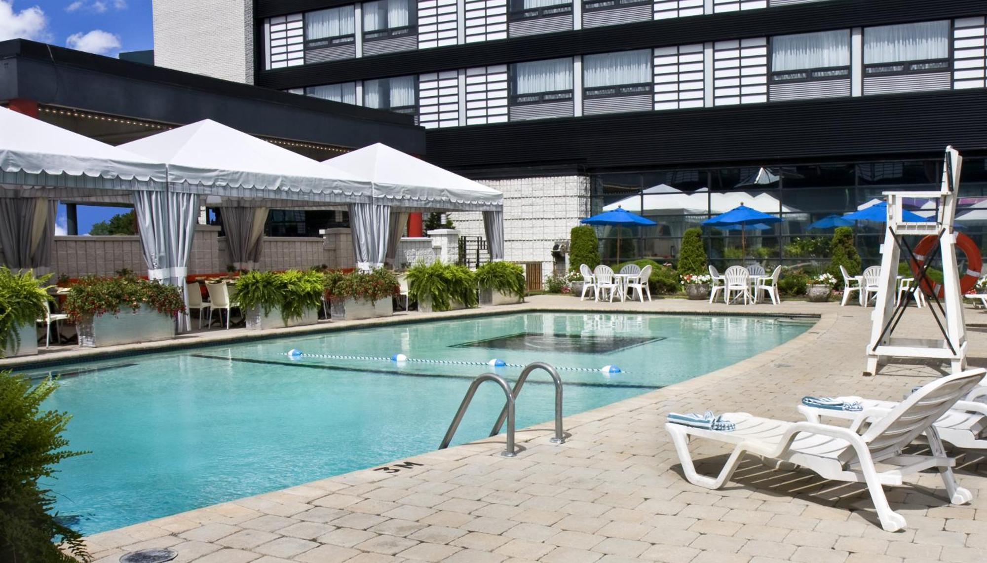 Hotel Ruby Foo'S Montreal Bagian luar foto