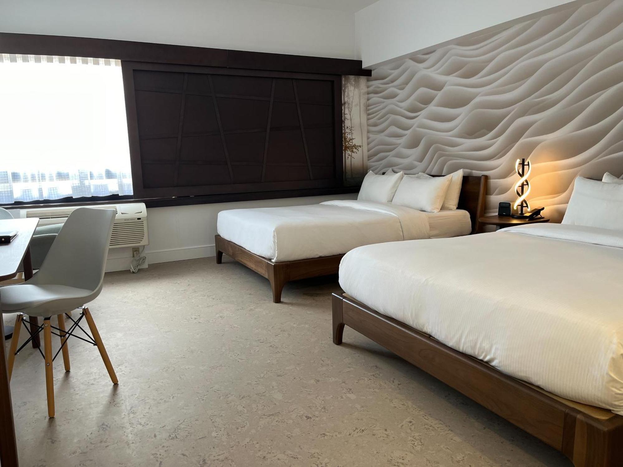 Hotel Ruby Foo'S Montreal Bagian luar foto