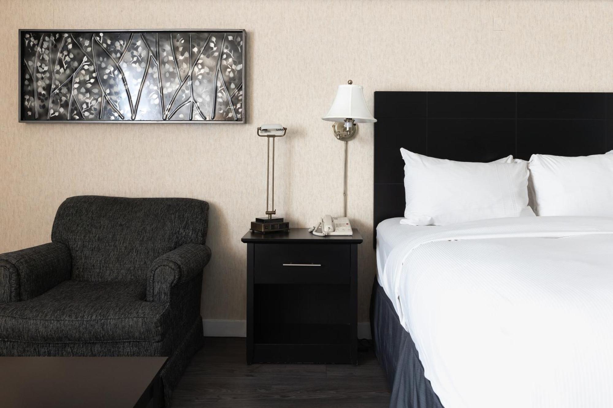 Hotel Ruby Foo'S Montreal Bagian luar foto